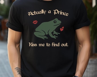 In realtà una maglietta da principe, maglietta "Baciami, Principe Rana", maglietta stravagante e fantastica, regalo cottagecore a tema rana, abbigliamento romantico da fiaba per uomo