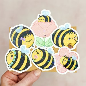Stickerset mit glitzernden Kawaii Bienchen aus Vinyl // Perfekt zum Dekorieren von Bullet Journal, Trinkflaschen, Laptops oder Handyhüllen