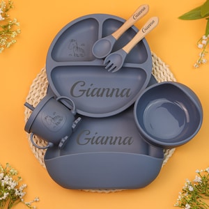 Ensemble de sevrage personnalisé en silicone, bavoir en silicone gravé, ensemble de sevrage dessin animé pour tout-petits, ensemble de repas avec nom Dark Blue