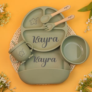 Juego de destete de silicona personalizado para bebés, babero de silicona grabado, juego de destete de dibujos animados para bebés pequeños, juego de alimentación con nombre