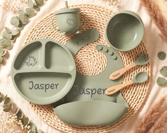 Kit de alimentación de silicona personalizado para bebés, babero de silicona grabado, kit de alimentación con dibujos animados para bebés pequeños, kit de alimentación con nombre.