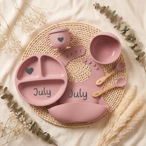 Personligt avvänjningsset i silikon, graverad haklapp i silikon, tecknat avvänjningsset för småbarn, matningsset med namn