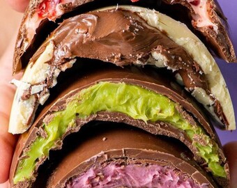 Huevo de Pascua de chocolate brasileño gourmet con relleno de brigadeiro – El favorito de la primavera