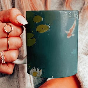 Japansk Koi-damm keramisk mugg, vacker Koi-målning kaffekopp, akvarell Koi-fisk tekopp, Koi-älskare present, Välj din design