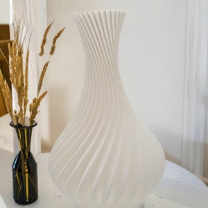 Moderne 3D-Druck Vase, Geschenk Freundin, Elegante Tischdeko, Umweltfreundlich, Minimalistisches Design, Designer Vase, Trockenblumen Vase Weiß