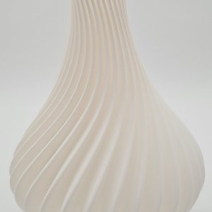 Moderne 3D-Druck Vase, Geschenk Freundin, Elegante Tischdeko, Umweltfreundlich, Minimalistisches Design, Designer Vase, Trockenblumen Vase Bild 8