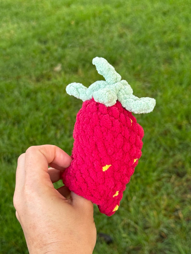 Fuzzy Strawberry Car Gear Shifter Cover zdjęcie 9