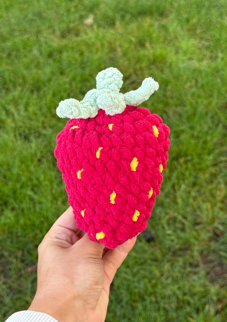 Fuzzy Strawberry Car Gear Shifter Cover zdjęcie 6