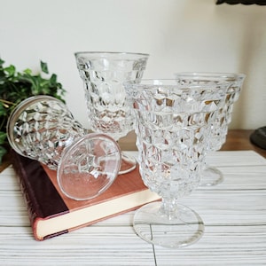 Set di 4 bicchieri da acqua bassi in vetro trasparente cubista americano vintage Fostoria