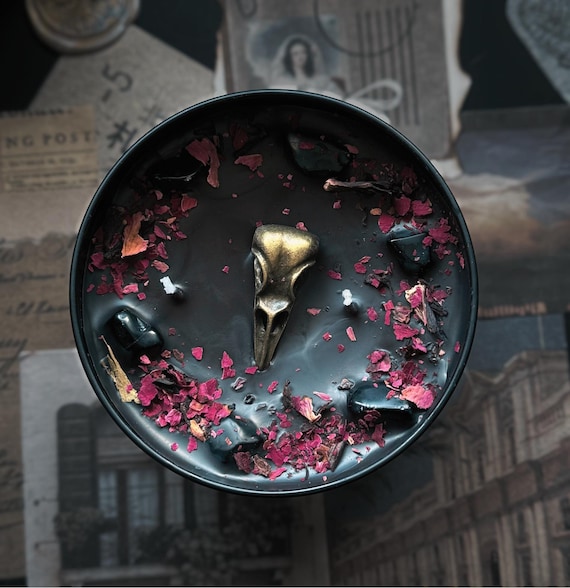 Bougie Morrigan – Déesse de la Guerre & du Destin – Déesse celtique – Travail de l’Ombre – Charm Tricétra – Obsidienne Noire – Bougie Rituel