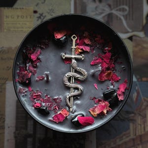 Lilith Ritual Candle – Feminine Sovereignty – Dark Goddess – Rose Petals – Obsidian – Snake Sword Charm – Sensual Spell Candle