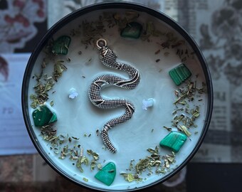 Medusa Candle – Divine Feminine Power – Protection Spell Candle – Snake Charm – Malachite – Mint & Basil – Seductive Witchcraft Candle