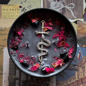 Lilith Ritual Candle – Feminine Sovereignty – Dark Goddess – Rose Petals – Obsidian – Snake Sword Charm – Sensual Spell Candle