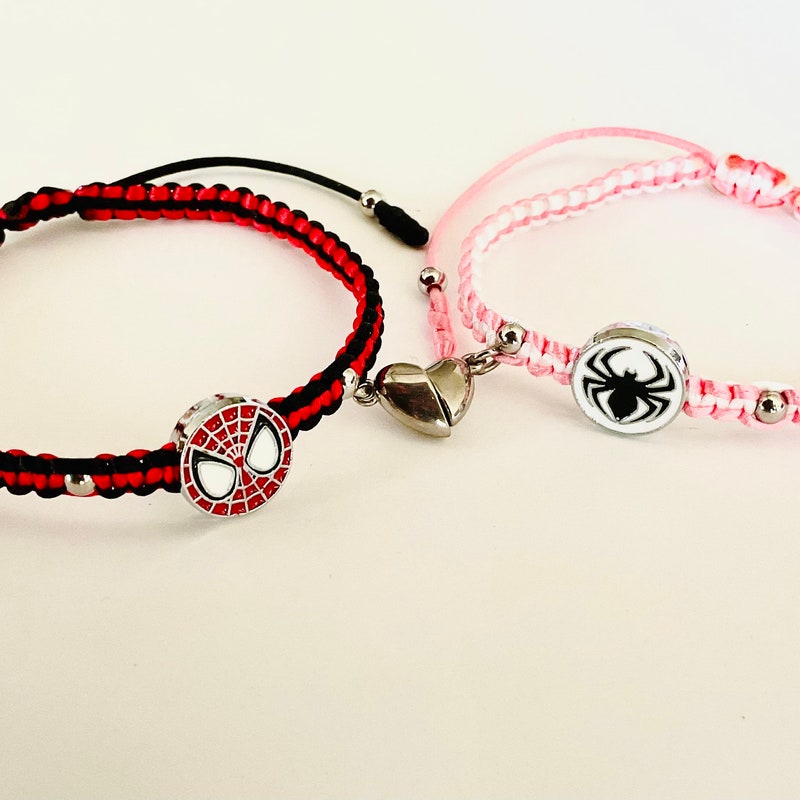 Marvel Heroes Ghost Spider Bracelet Souple et en Peluche pour Enfants, Cadeau de fête, collectionnez-Les Tous