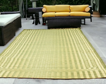Handmade Natural Grass Floor Mat: Eco-Friendly Yoga Rug