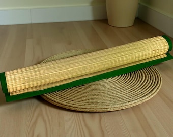 Handcrafted Natural Grass Rug: Eco-Friendly Home Decor Mat