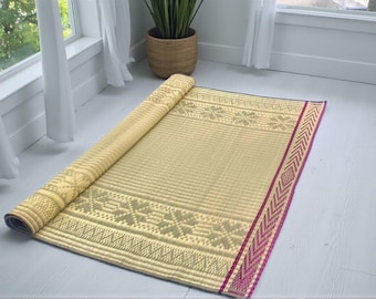 Handwoven Madurkathi Reed Grass Mat – Floral Border, Natural Rug