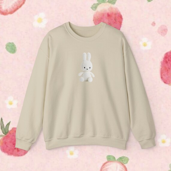 Nijntje pluche ronde hals voor volwassenen unisex Heavy Blend sweatshirt met ronde hals Nijntje Hoodie Nijntje Sweatshirt Nijntje Kleding Nijntje Knuffeldier Etsy Belgie