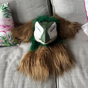 Griffin Therizinosaurus Dino Mask Fully Furred Green Caramel