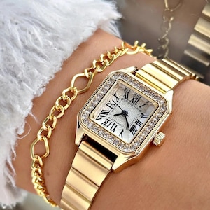 Luxury Gold Square Watch – Roman Numerals, Crystal Frame, Vintage-Inspired Women's Bracelet Watch, Elegant Gift for Her