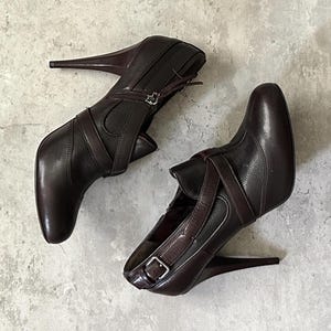 VINTAGE Brown Miu Miu Leather Stiletto Bootie Size EU 39 Designer Womens Heels Made in Italy