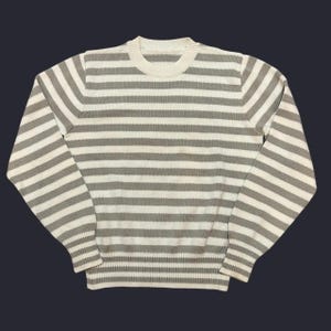 VINTAGE 90s Grey and White Striped Knit Sweater Retro Pullover Women&#39;s Classic Chic Style