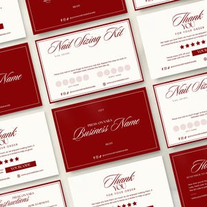 Può includere: Una collezione di biglietti da visita rettangolari e inserti di istruzioni con uno schema di colori rosso scuro e bianco. Le carte mostrano testi tra cui Thank You For Your Order, Nail Sizing Kit e Business Name, con icone social.