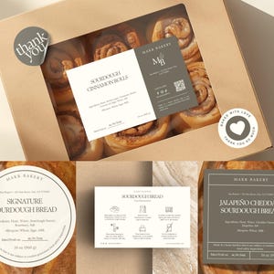 Könnte beinhalten: Eine Bäckerei-Box aus Pappe mit einem transparenten Fenster, gefüllt mit Sauerteig-Zimtschnecken. Die Box hat einen "Danke"-Aufkleber und Etiketten für "Sauerteig-Zimtschnecken", "Signature Sauerteigbrot" und "Jalapeño Cheddar Sauerteigbrot".