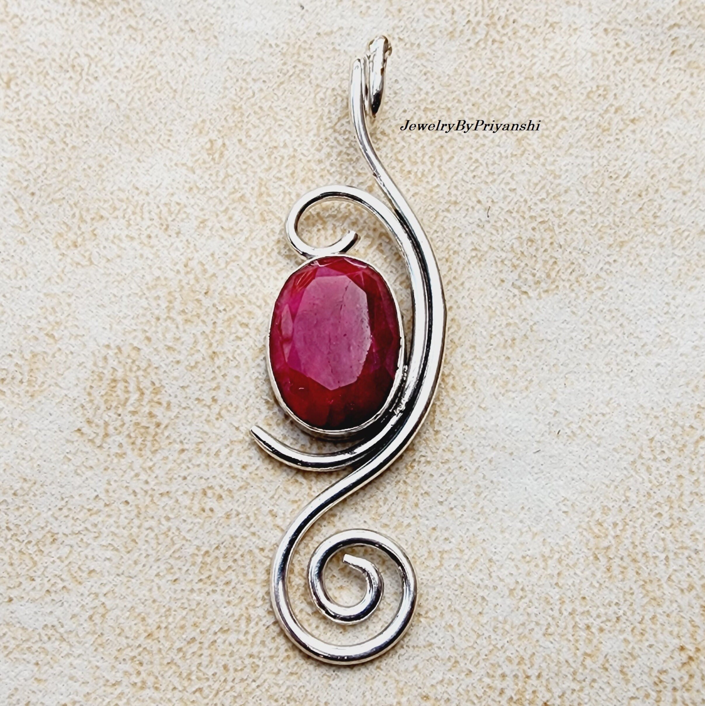 Pendentif En Argent 925 Et Rubis Synthétique - Fait Main, Ovale, Sans Nickel - Neuf Sans Emballage