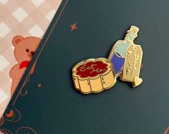 Eat me and Drink me mini enamel pin - Alice in Wonderland - snack pin