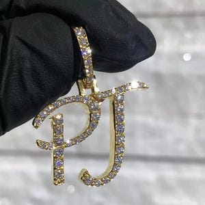 Colgante personalizado con letra PJ de diamante de talla redonda de 2 quilates, colgante con nombre personalizado para hombre en plata de ley 925, colgante con acabado helado, regalo para él o para ella