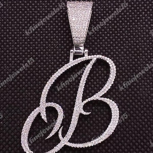 Colgante con letra B de diamante de moissanita de talla redonda de 2 quilates, colgante con nombre personalizado para hombre en plata de ley 925, colgante con acabado helado, regalo para él o para ella