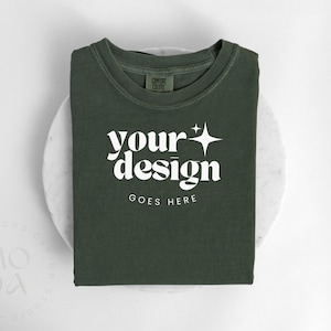 Moss Comfort Colors 1717-mockup | Mockup gevouwen T-shirt | Comfortkleurenmodel | Flatlay-mockup | Uniseks opgevouwen mock-ups