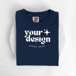 Mockup Midnight Comfort Colors 1717 | Mockup gevouwen T-shirt | Comfortkleurenmodel | Flatlay-mockup | Uniseks opgevouwen mock-ups