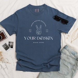 Blauwe Jean Comfort kleuren 1717 mockup | T-shirtmodel | Comfortkleurenmodel | Flatlay-mockup | Luxe linnencollectie