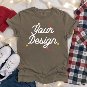 Khaki Comfort Colors 1717 Weihnachtsmockup | T Shirt Mockup | Komfortfarben Mockup | Flatlay Mockup | Weihnachtskollektion