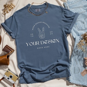 Blauwe Jean Comfort kleuren 1717 mockup | T-shirtmodel | Comfortkleurenmodel | Flatlay-mockup | Neutraal vormgegeven collectie