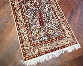 Hereke carpet hand knotted in silk threads and 24 kt gold, NEVER USED, 1980s