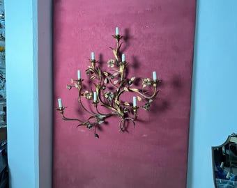 Wrought iron wall lamp, 8 lights, 1940s. We will pay the customs duties for this shipment via DHL courier.