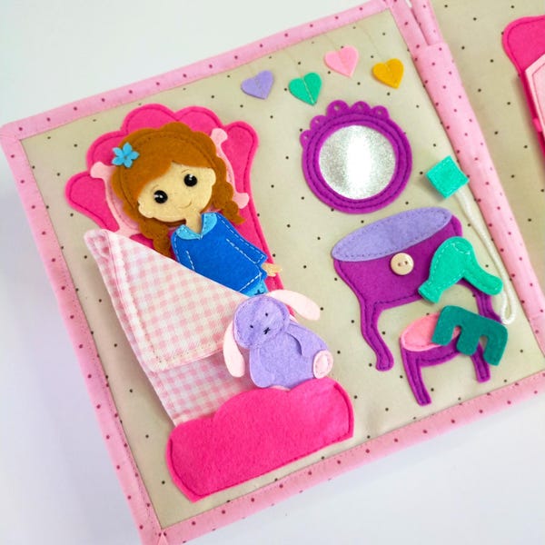 Felt Dollhouse Quiet Book, Personalized Pretend Play Gift, Montessori Fine Motor Toy (3+)