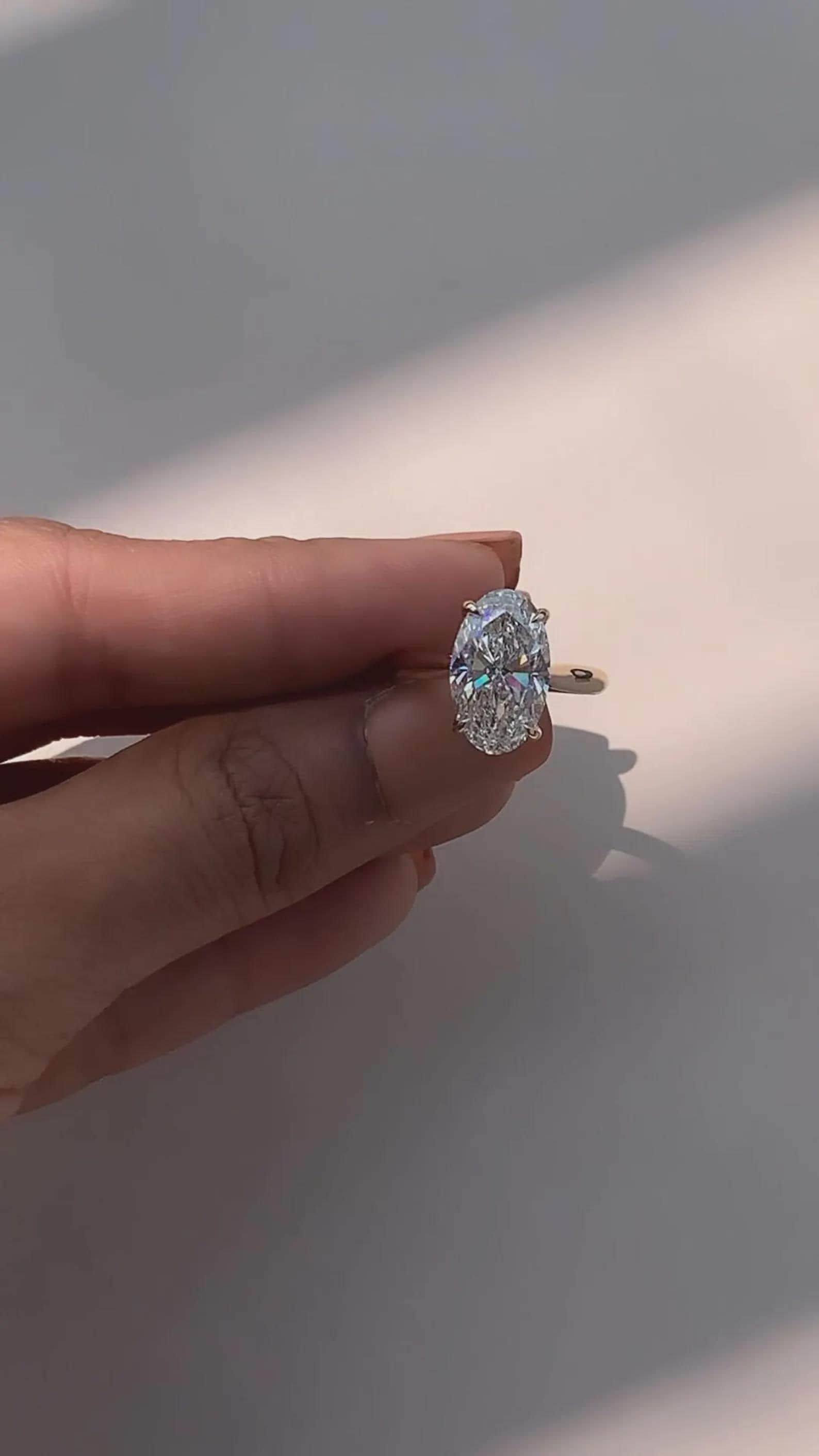 2.00ct E-VVS2 オーバルカットラボグロウンダイヤモンドハロー婚約指輪 