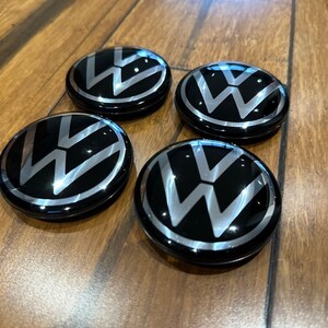 4x Tapas centrales para llantas de aleación Volkswagen para el nuevo modelo VW 65 mm imagen 3