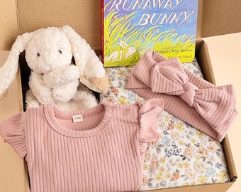 Coffret cadeau bébé fille, panier cadeau nouveau-né personnalisé, baby shower girl, cadeau nouveau-né fille