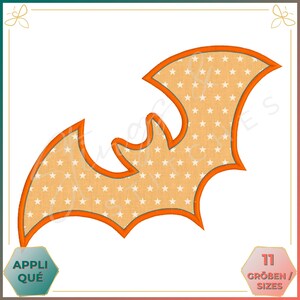 May include: Orange applique bat with a white star pattern. The bat is outlined in a darker orange. The image includes the text "Appliqué" and "11 Größen / Sizes".