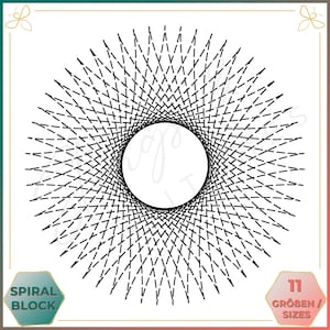 Könnte beinhalten: Schwarzweißes geometrisches Design mit einem Spiralmuster. Das Design besteht aus einer Reihe von Linien, die von einem zentralen Punkt nach außen strahlen. Das Design wird als "Spiral Block" bezeichnet und ist in 11 Größen erhältlich.