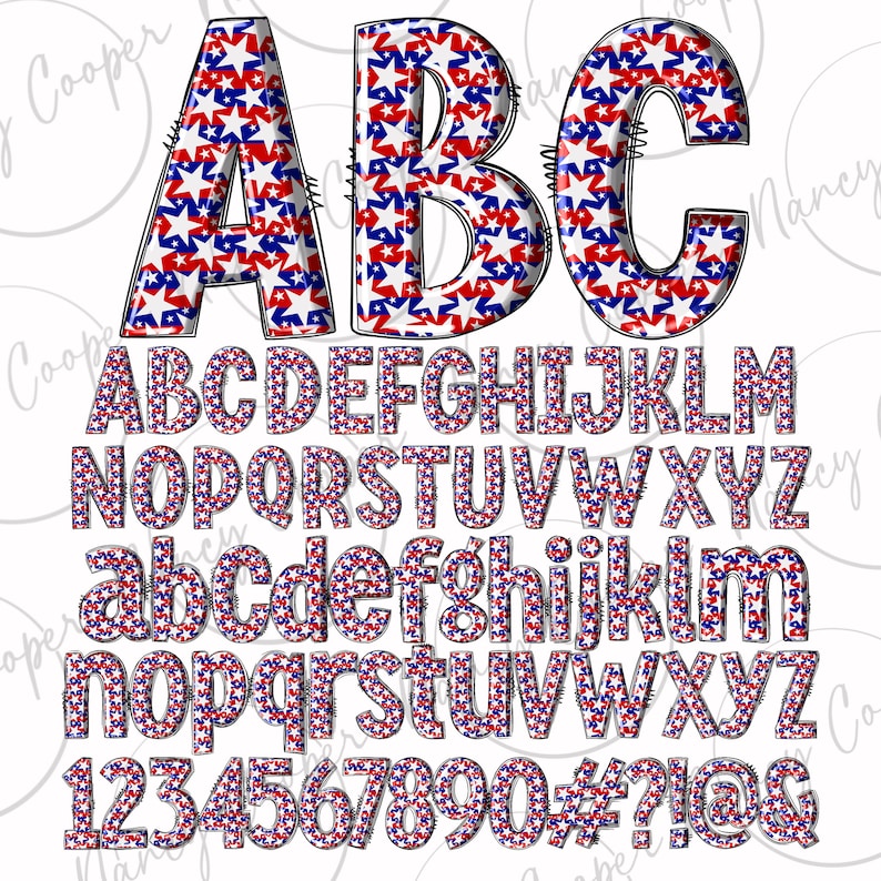 Pode incluir: Um alfabeto vermelho, branco e azul com estrelas. As letras s&atilde;o mai&uacute;sculas e min&uacute;sculas, e h&aacute; n&uacute;meros e s&iacute;mbolos. As letras s&atilde;o contornadas em preto.