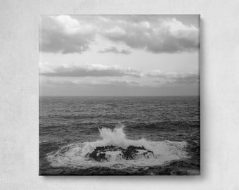 Meer mit krachenden Wellen als Leinwand Foto, La Palma Druck in Schwarz-Weiß 20x20 cm, maritime Kanaren Wandkunst als nautisches Geschenk