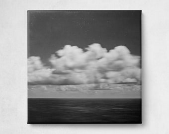 Dynamische Wolken am Meer als Leinwanddruck, Foto traumhafter Meereslandschaft und Sternenhimmel vor Küste La Gomera, Maritime Wandkunst