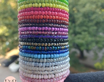 Glass Bead Bracelet, Minimalist Colorful Stretchy Hand Jewelry, up to 70g(~15 bracelets) 5euro, Don’t miss out – order now while its on sale