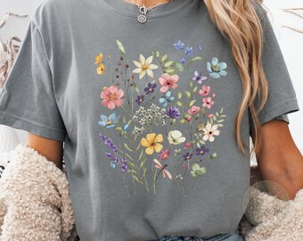 Wildflower Shirt, Watercolor Floral Tee, Botanical Flower Shirt, Cottagecore Shirt, Nature Lover Gift, Wildflower Bouquet Tee